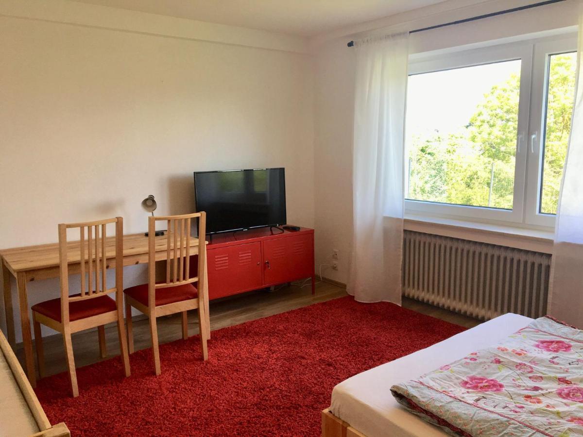 Mayen, Im Mohren, Privatzimmer Nr2, Waldrand, Nahe Nurburgring & Burg Eltz, Gemeinschaftsbad Exterior foto