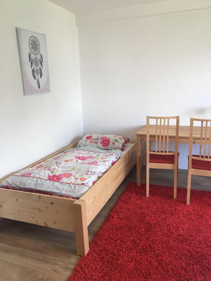 Mayen, Im Mohren, Privatzimmer Nr2, Waldrand, Nahe Nurburgring & Burg Eltz, Gemeinschaftsbad Exterior foto